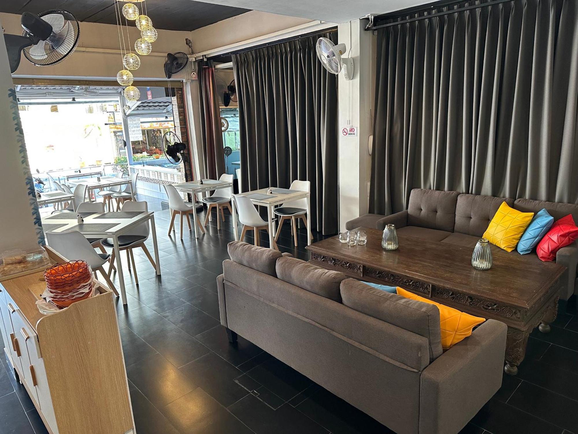 Lotus Art Guesthouse Pattaya Exterior foto