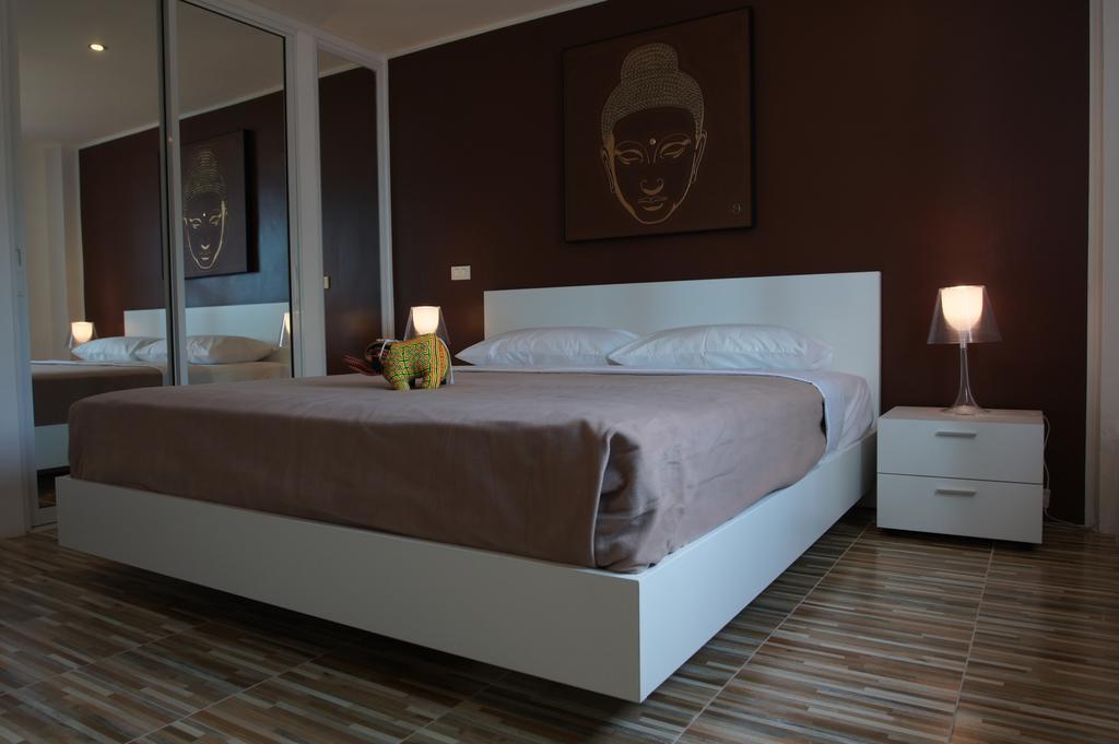 Lotus Art Guesthouse Pattaya Exterior foto